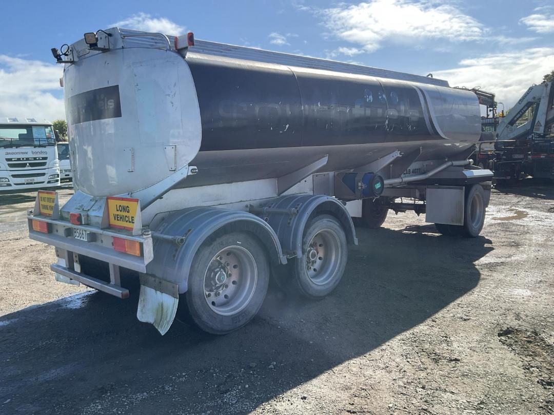 Photo '4' of Lowes Industries Tanker Trailer Full