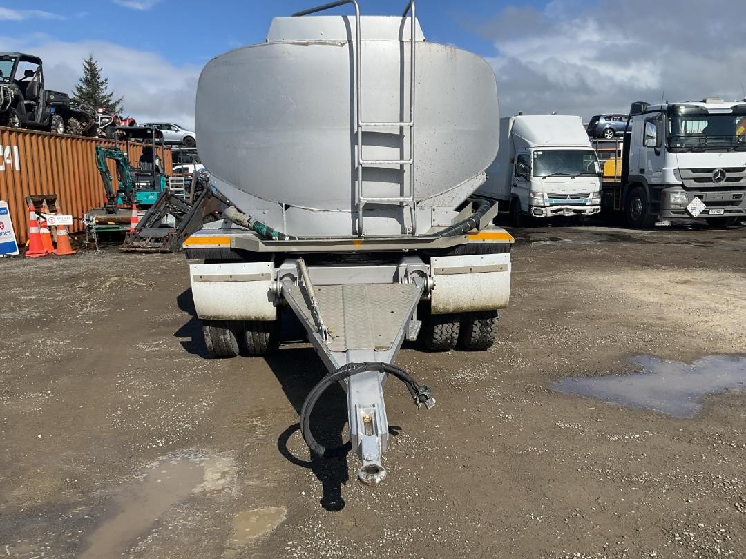 Photo '10' of Lowes Industries Tanker Trailer Full