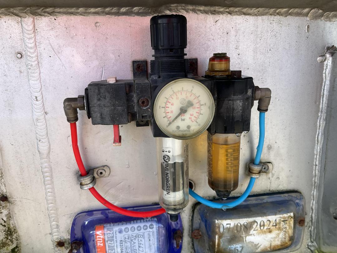 Photo '12' of Lowes Industries Tanker Trailer Full