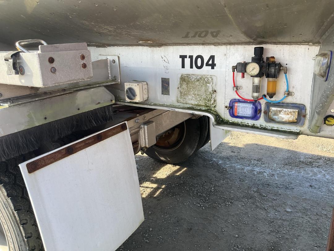 Photo '20' of Lowes Industries Tanker Trailer Full