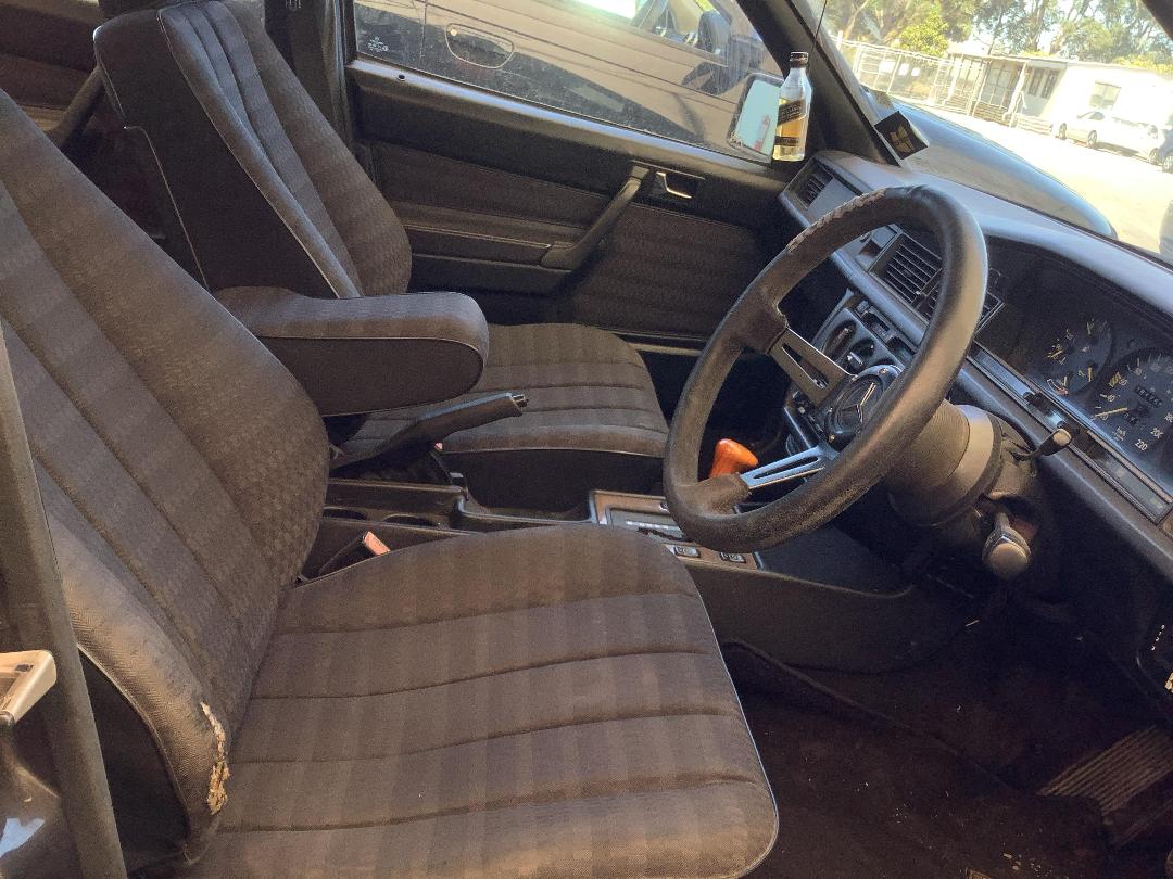 Photo '9' of Mercedes-Benz 190E Photo '9' of Mercedes-Benz 190E