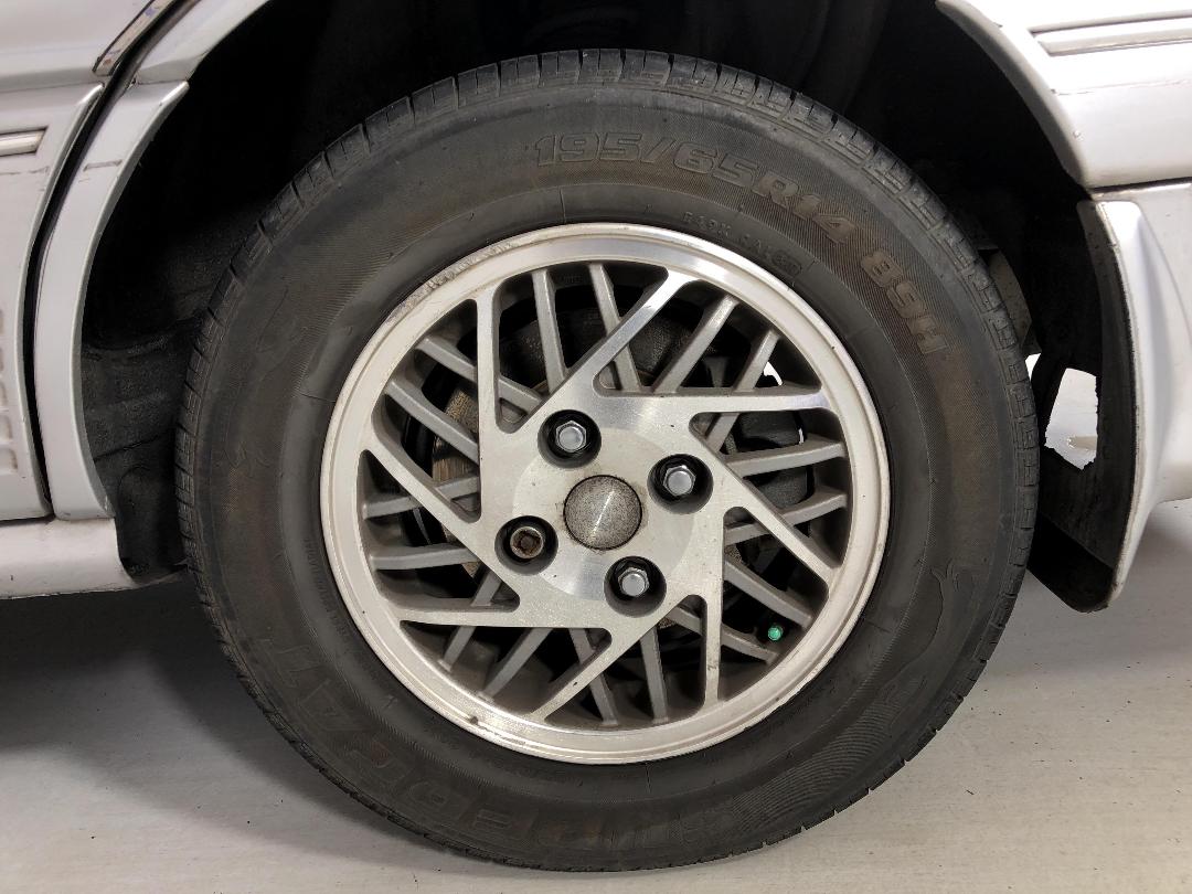 Photo '11' of Mitsubishi Galant