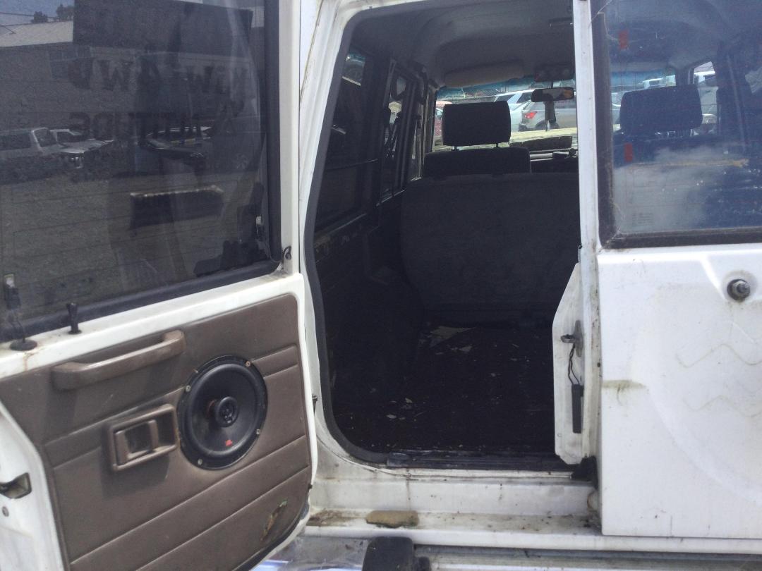 Photo '16' of Nissan Safari