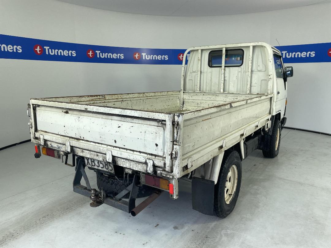 Photo '7' of Toyota Hiace