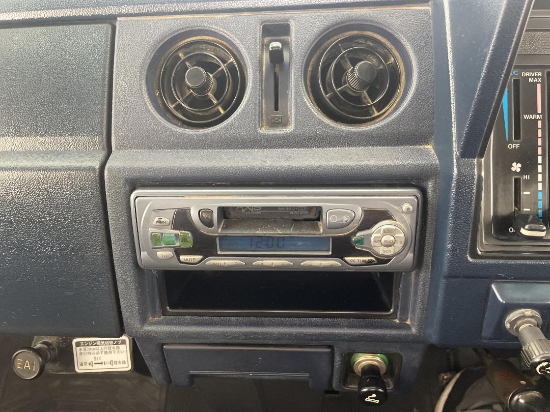 Photo '17' of Toyota Hiace