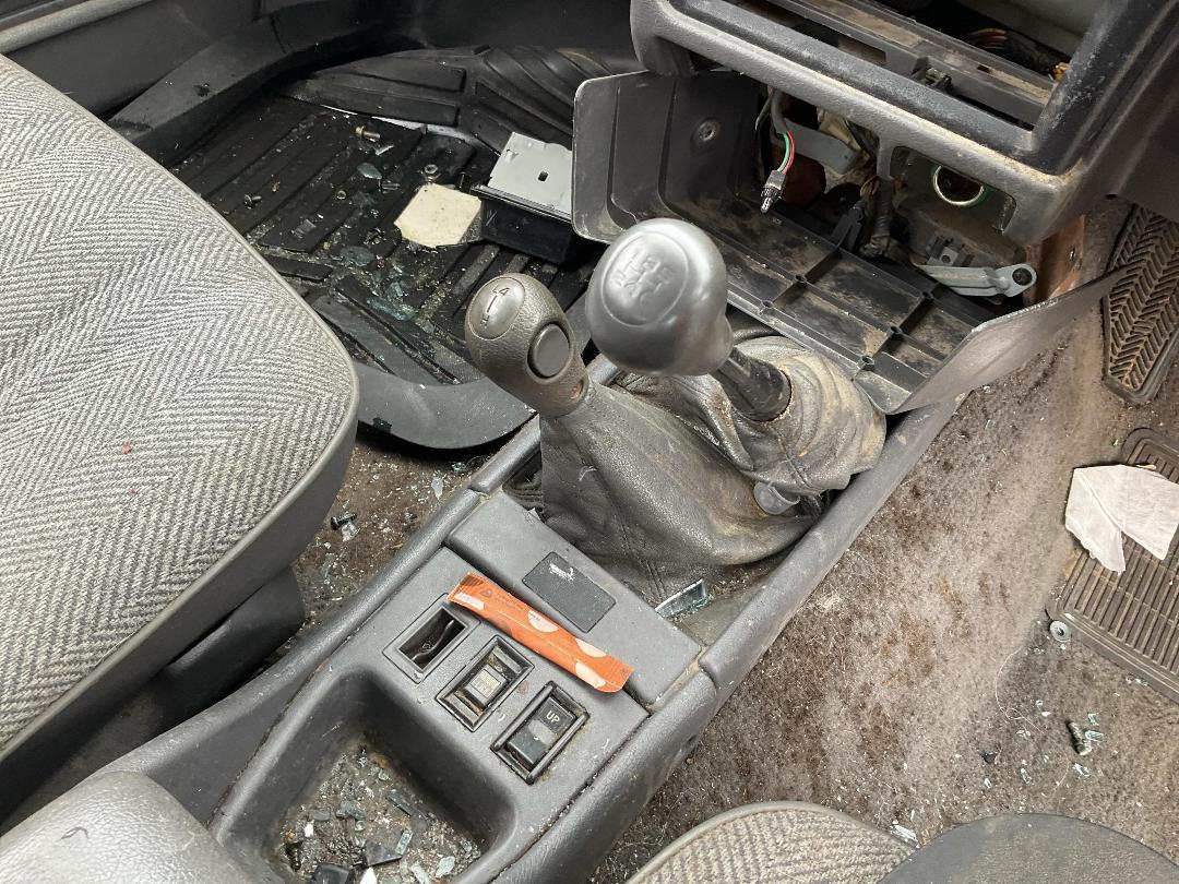 Photo '14' of Toyota Hilux Surf SR Photo '14' of Toyota Hilux Surf SR