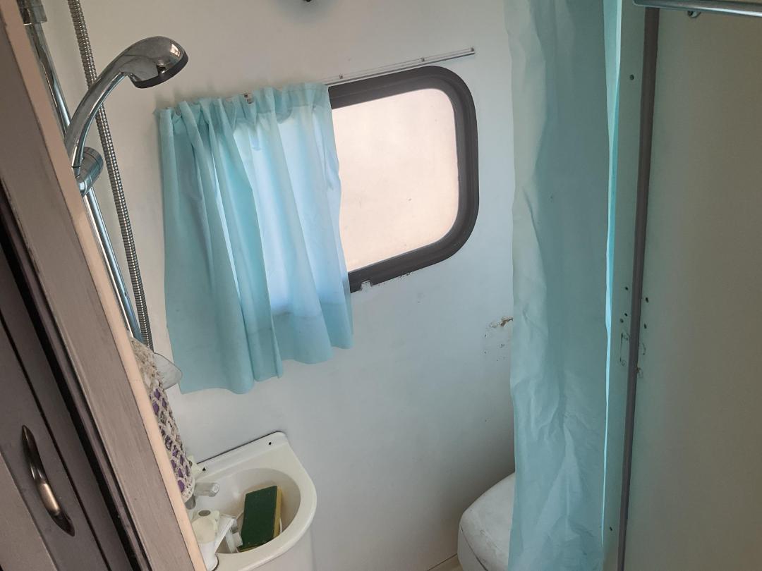 Photo '15' of Daihatsu Delta V118DJU Caravan Photo '15' of Daihatsu Delta V118DJU Caravan