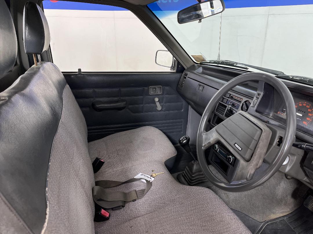 Photo '16' of Mazda B2000 Photo '16' of Mazda B2000