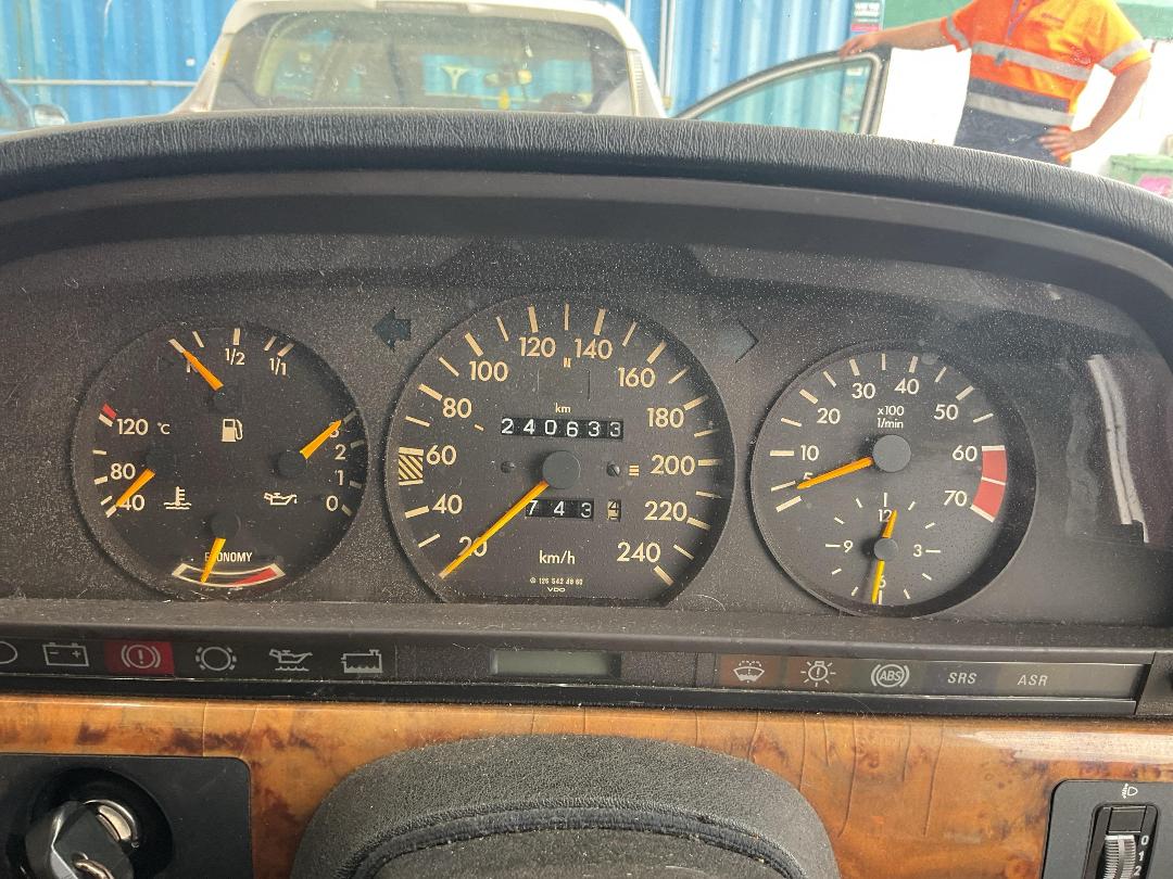 Photo '23' of Mercedes-Benz 420 SEC