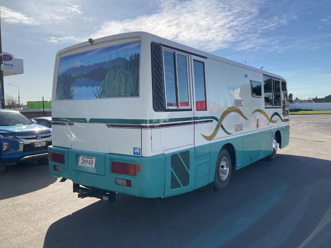 Photo '2' of Mitsubishi Fuso Motorhome Photo '2' of Mitsubishi Fuso Motorhome