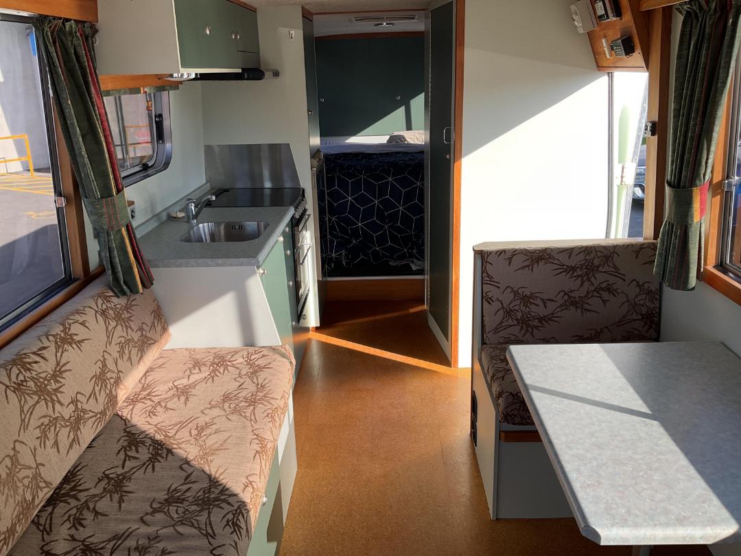 Photo '9' of Mitsubishi Fuso Motorhome Photo '9' of Mitsubishi Fuso Motorhome