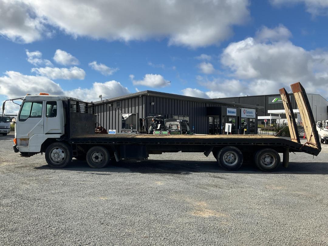 Photo '7' of Mitsubishi Fuso Transporter Photo '7' of Mitsubishi Fuso Transporter