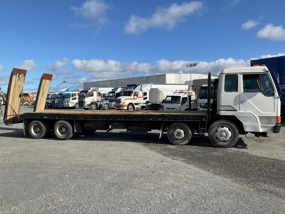 Photo '3' of Mitsubishi Fuso Transporter Photo '3' of Mitsubishi Fuso Transporter