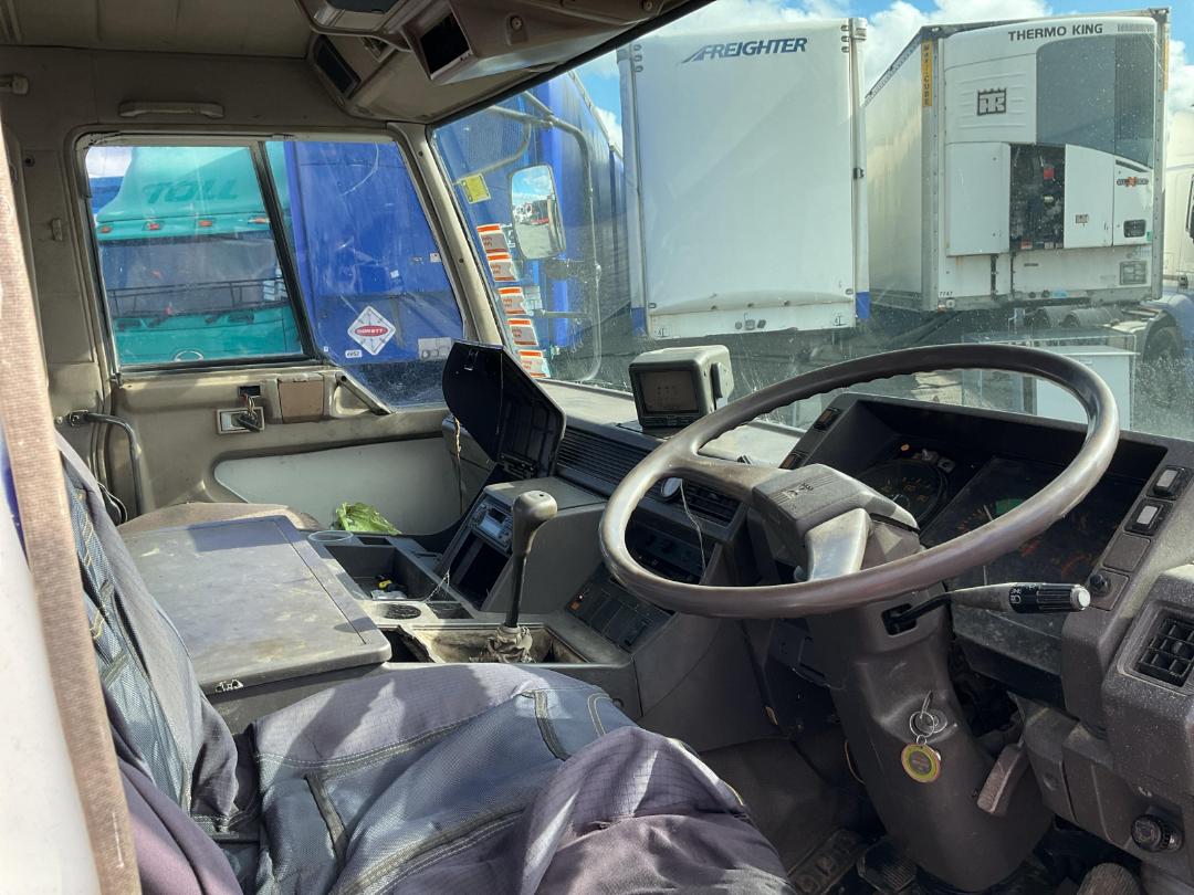 Photo '11' of Mitsubishi Fuso Transporter Photo '11' of Mitsubishi Fuso Transporter