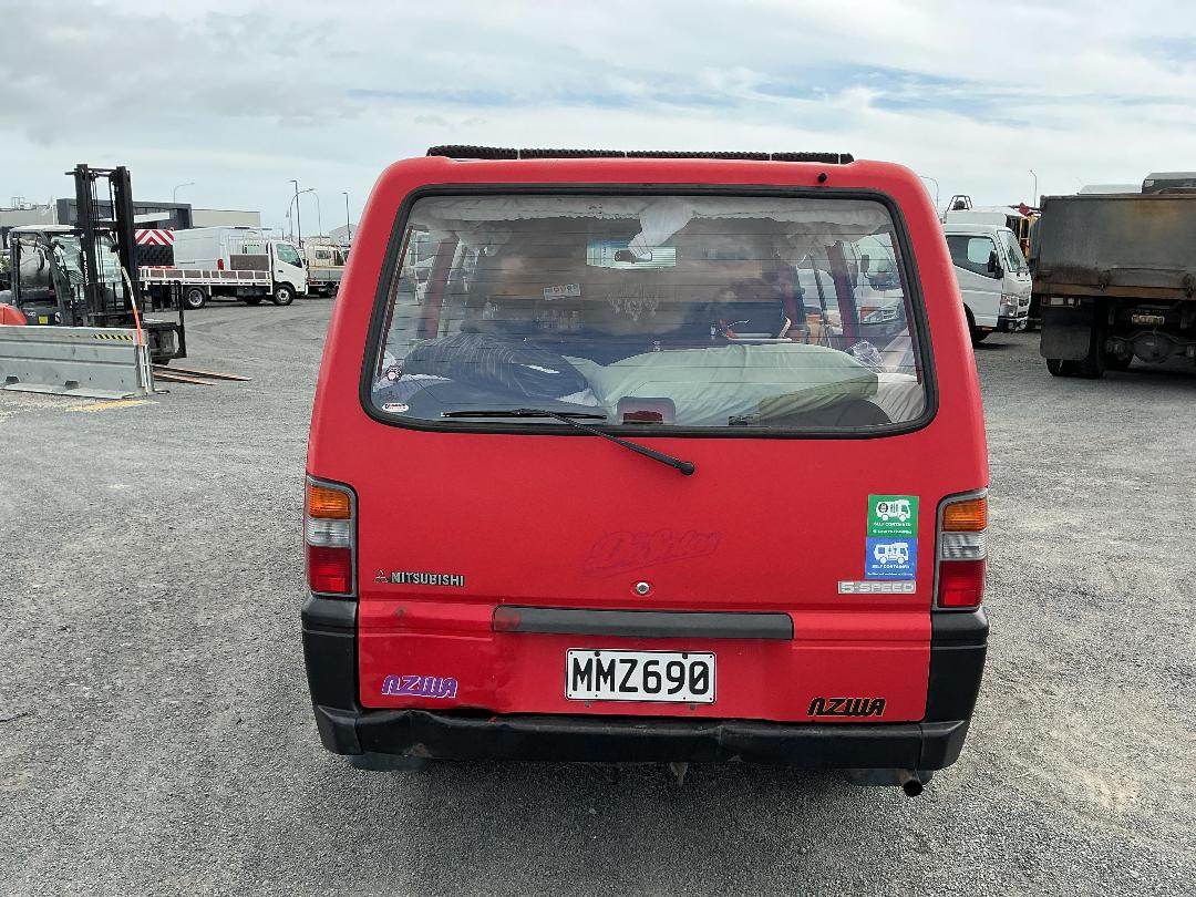 Photo '5' of Mitsubishi L300 Van