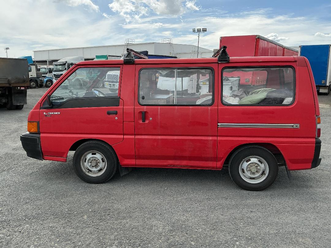 Photo '7' of Mitsubishi L300 Van
