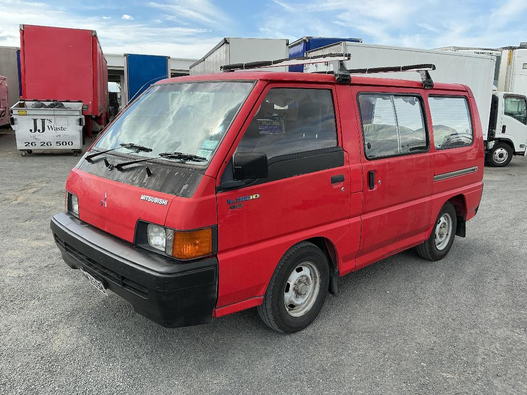Photo '9' of Mitsubishi L300 Van