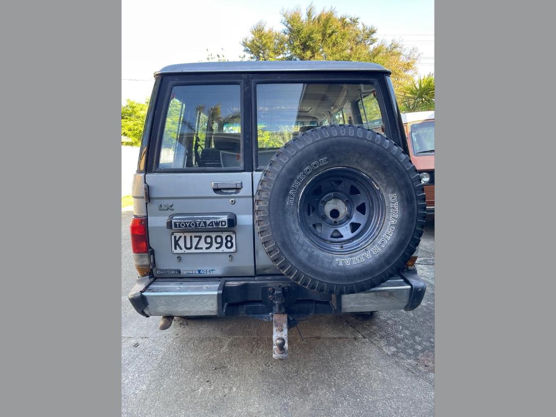 Photo '9' of Toyota Landcruiser LX Photo '9' of Toyota Landcruiser LX