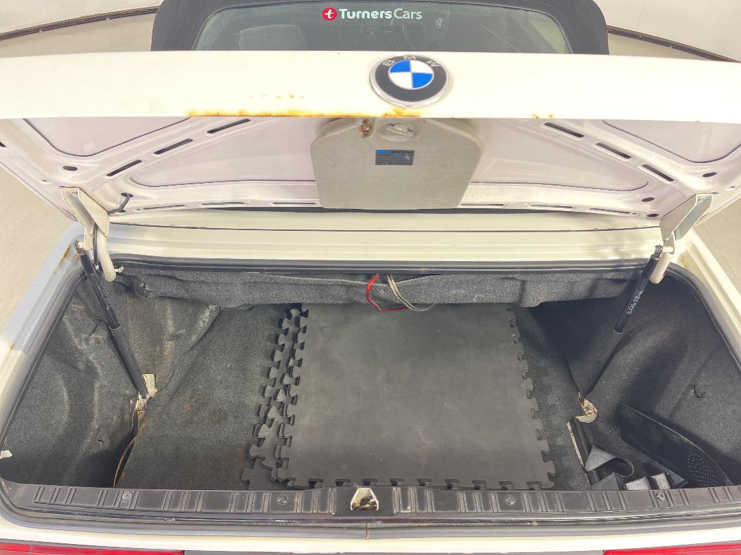 Photo '14' of BMW 318I CON