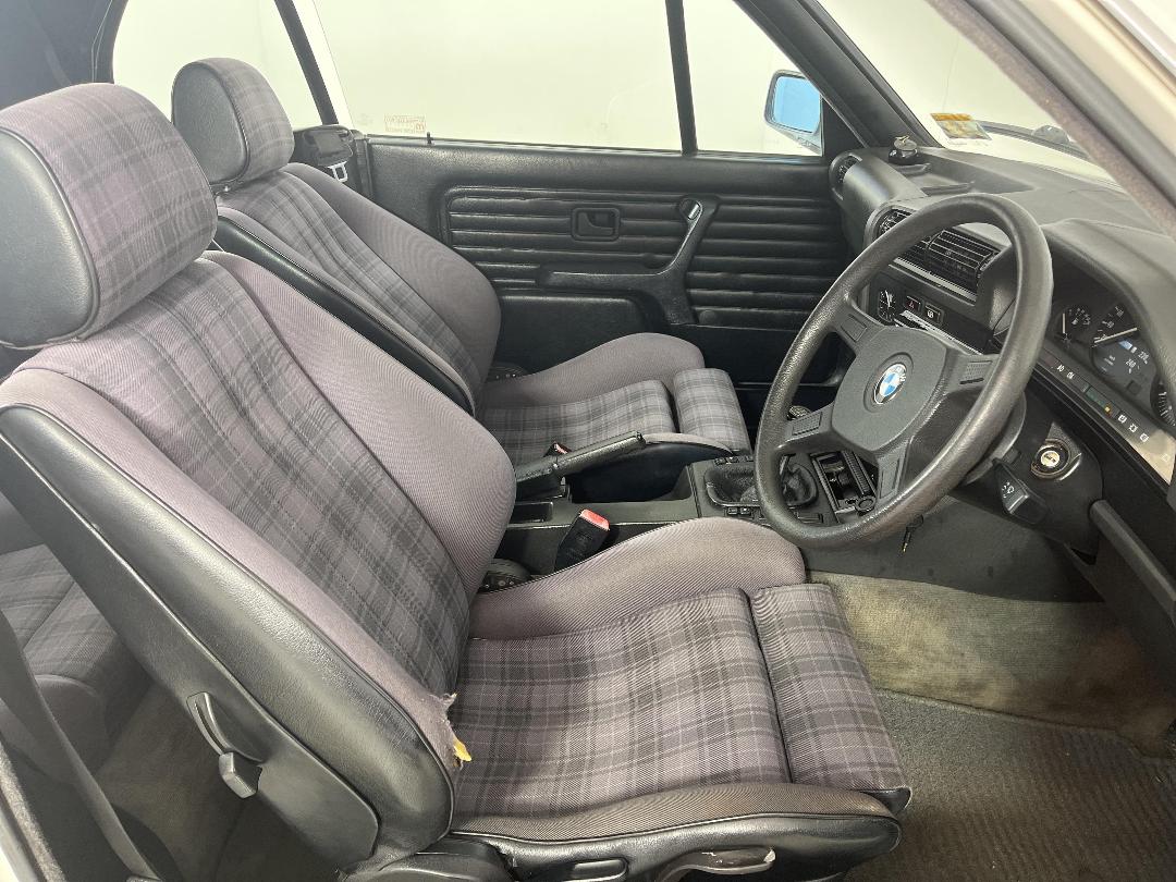 Photo '16' of BMW 318I CON