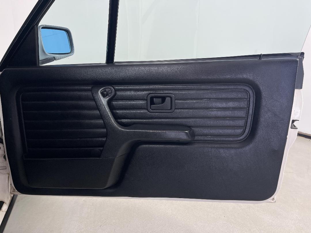 Photo '15' of BMW 318I CON