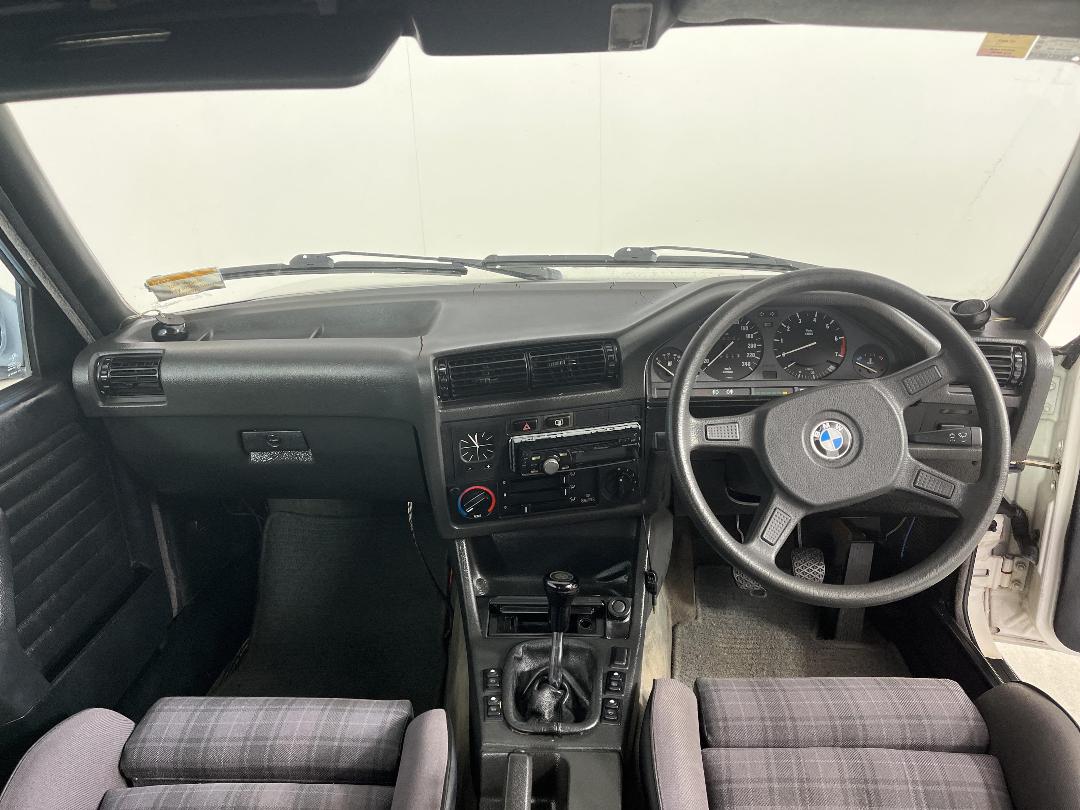 Photo '17' of BMW 318I CON