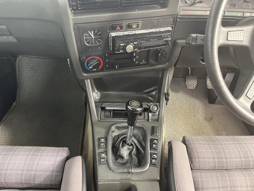 Photo '18' of BMW 318I CON