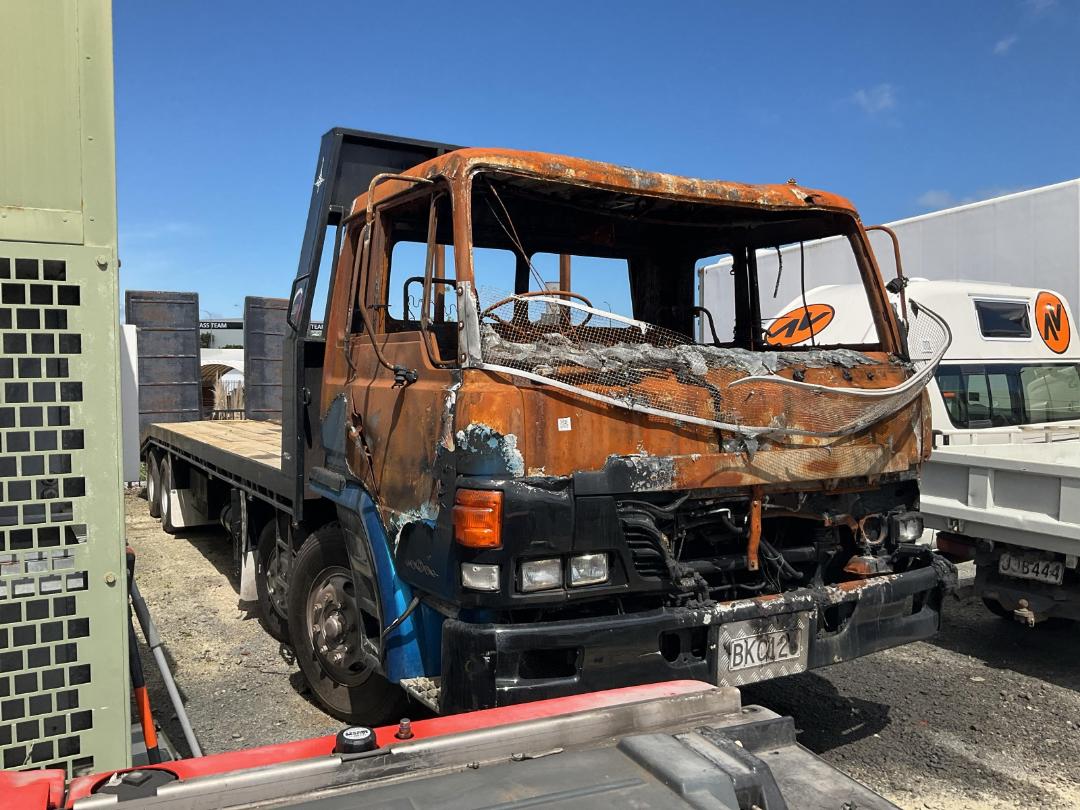 Photo '3' of Hino FW U-FW1FWA Transporter