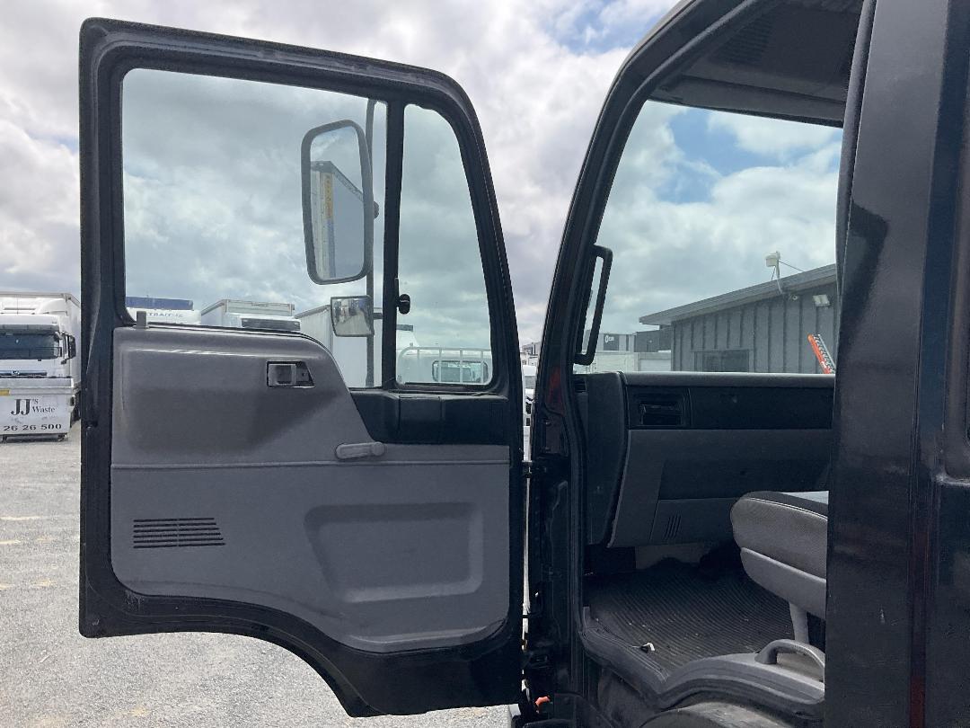 Photo '21' of Hino GHIH P KA Tanker