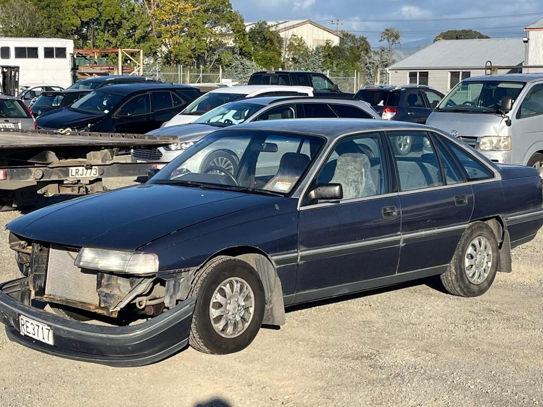 Photo '3' of Holden Commodore Exec Photo '3' of Holden Commodore Exec