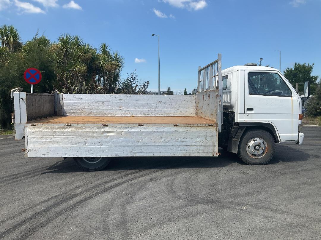 Photo '4' of Isuzu ELF 350 Tipper