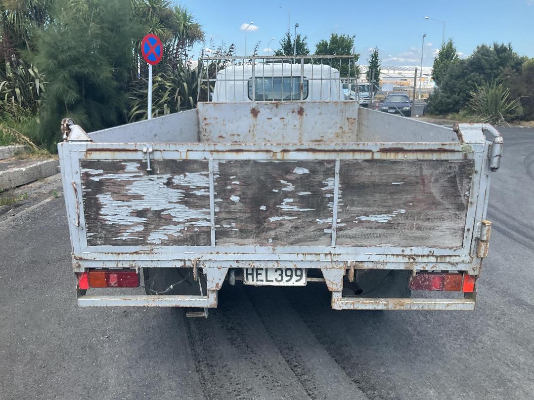 Photo '6' of Isuzu ELF 350 Tipper