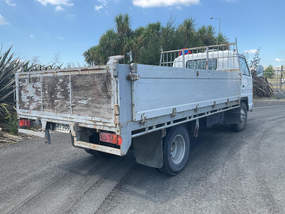 Photo '5' of Isuzu ELF 350 Tipper