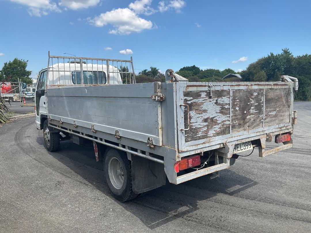 Photo '10' of Isuzu ELF 350 Tipper