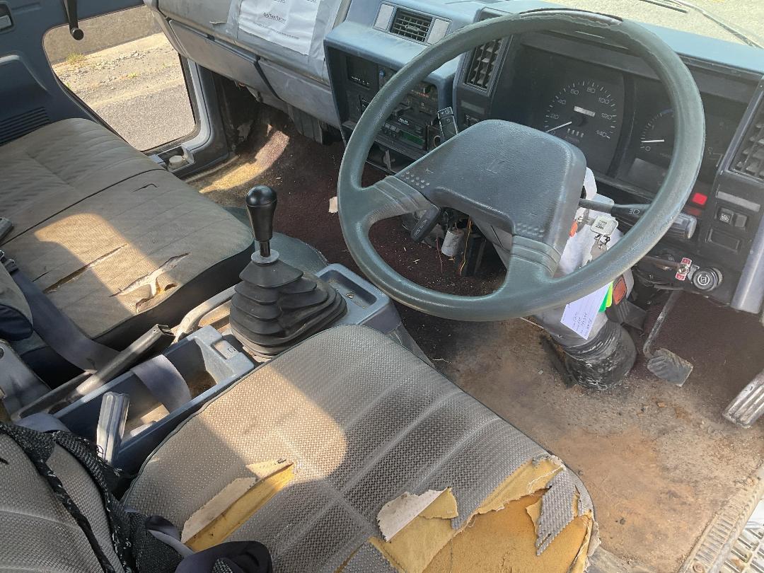 Photo '14' of Isuzu ELF 350 Tipper