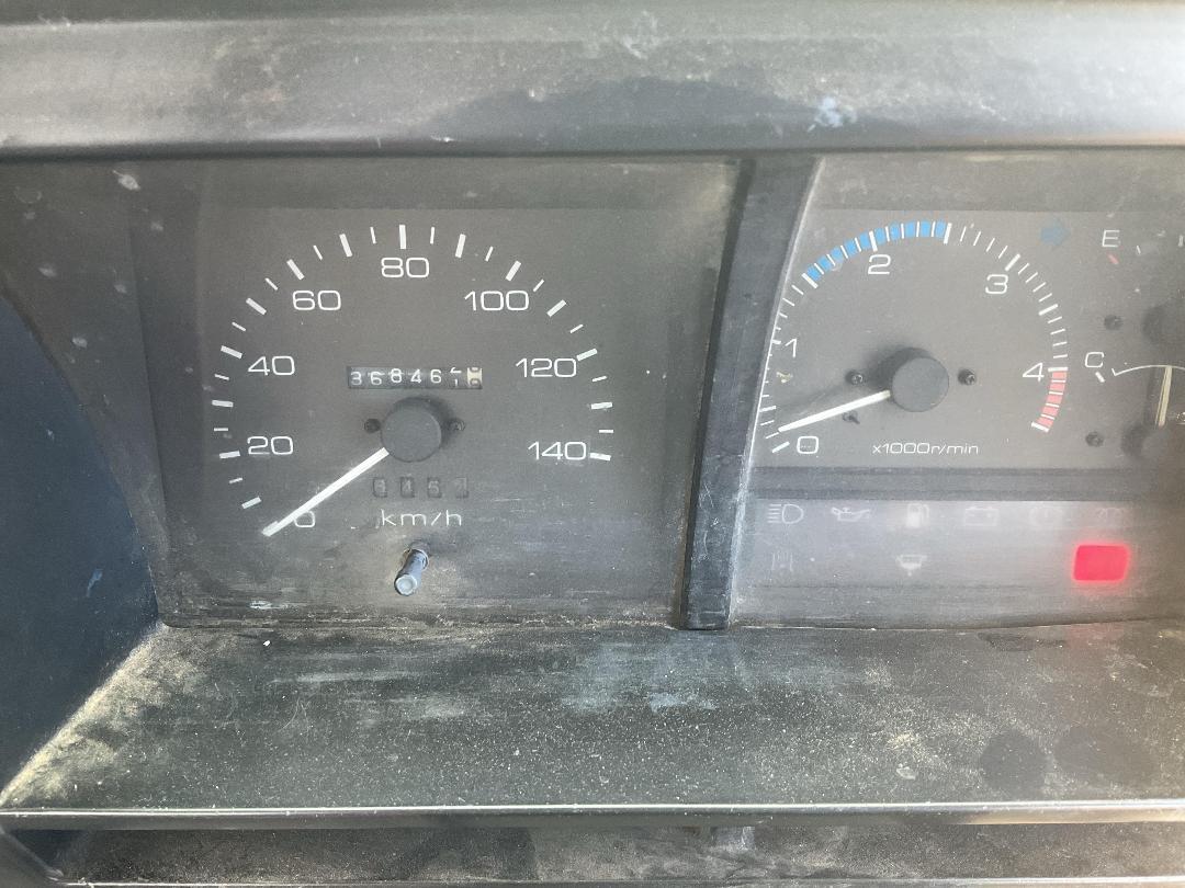 Photo '16' of Isuzu ELF 350 Tipper