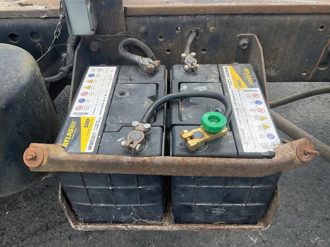 Photo '28' of Isuzu ELF 350 Tipper