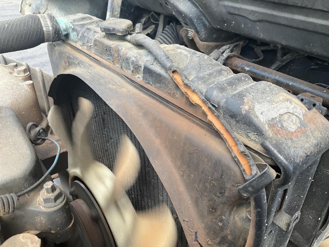 Photo '33' of Isuzu ELF 350 Tipper