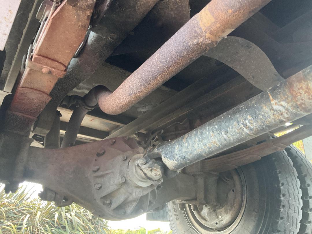 Photo '38' of Isuzu ELF 350 Tipper