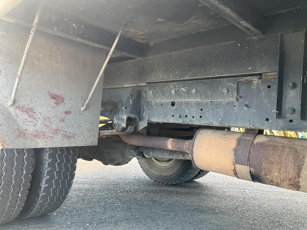 Photo '39' of Isuzu ELF 350 Tipper