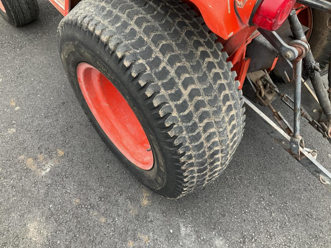 Photo '17' of Kubota B1550HSD Tractor Photo '17' of Kubota B1550HSD Tractor