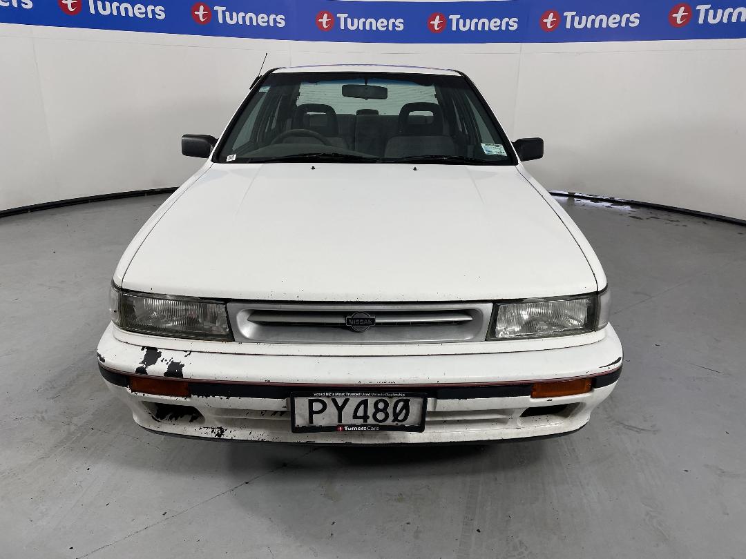 Photo '2' of Nissan Bluebird