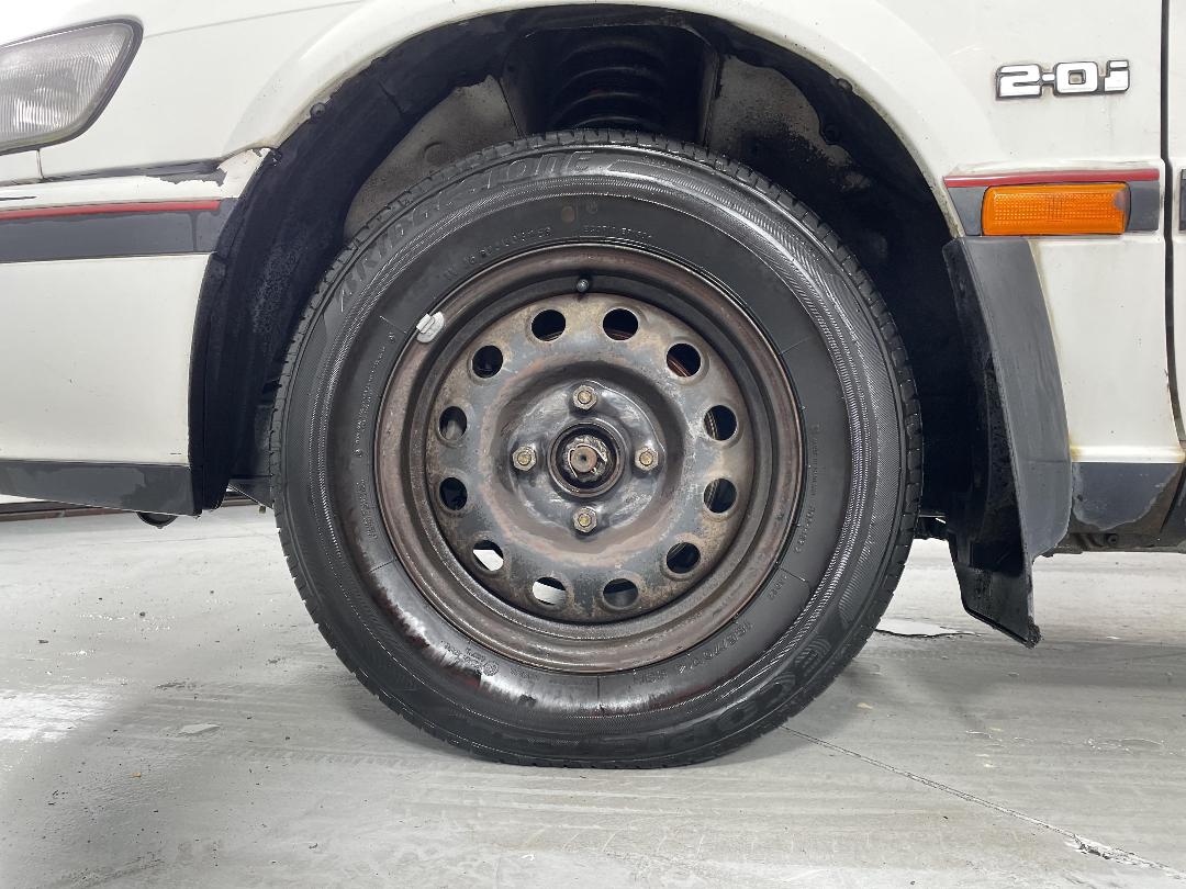 Photo '10' of Nissan Bluebird