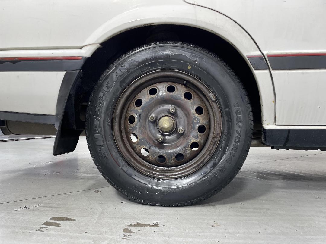 Photo '12' of Nissan Bluebird