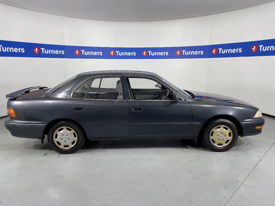 Photo '24' of Toyota Camry