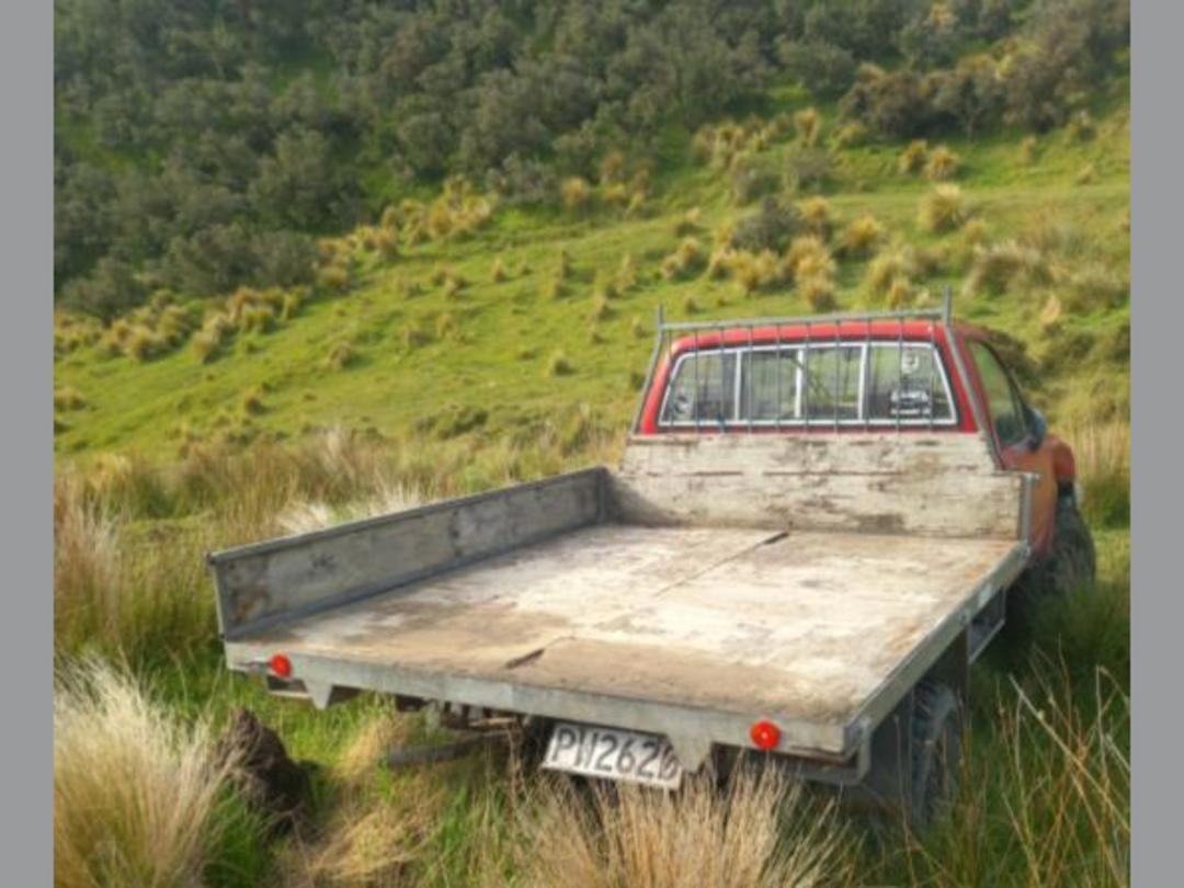 Photo '2' of Toyota Hilux 2.8 C/CAB Photo '2' of Toyota Hilux 2.8 C/CAB