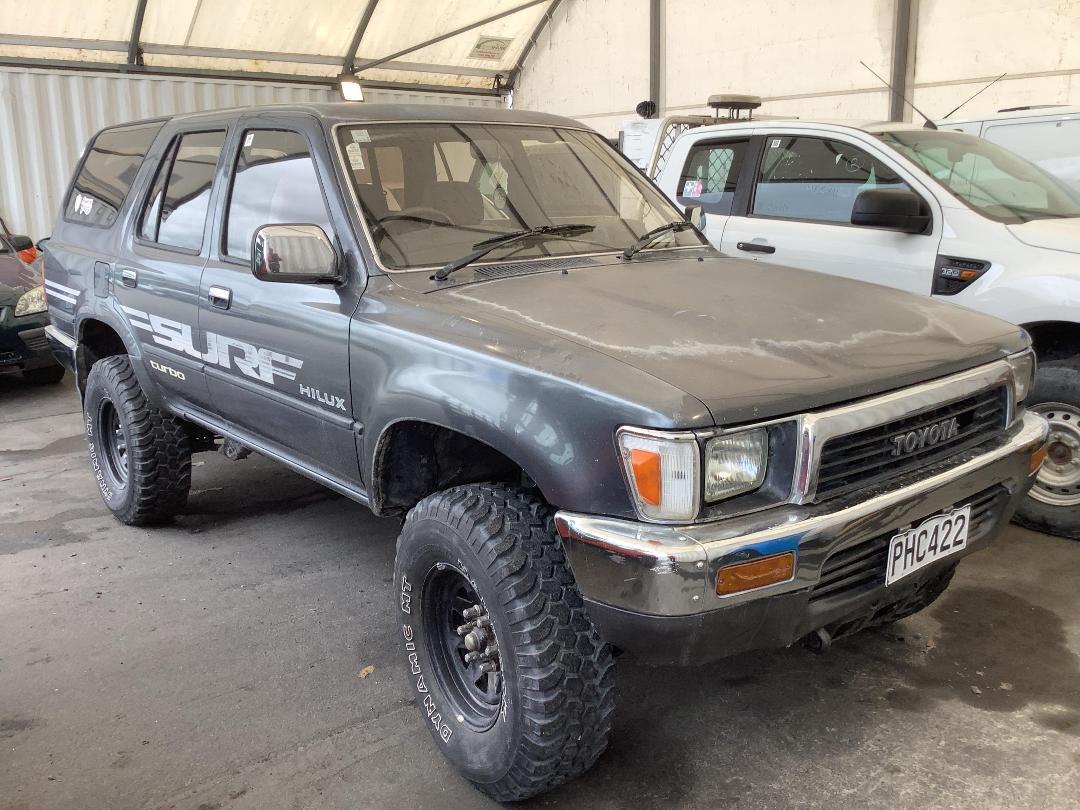 Photo '2' of Toyota Hilux Surf