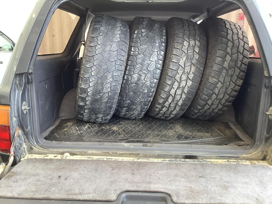 Photo '6' of Toyota Hilux Surf