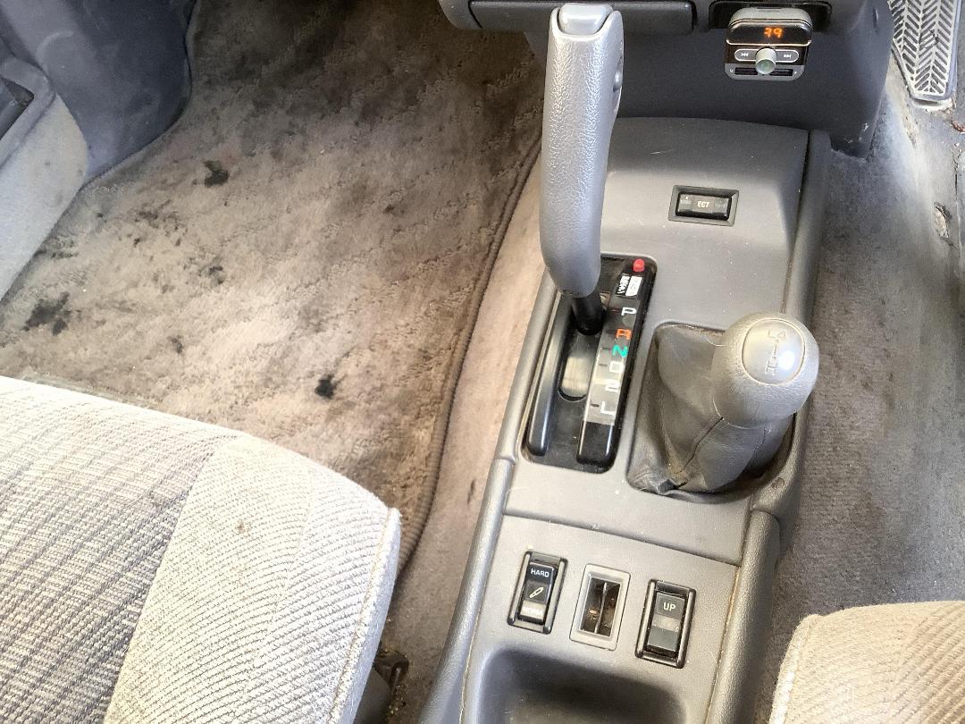 Photo '15' of Toyota Hilux Surf