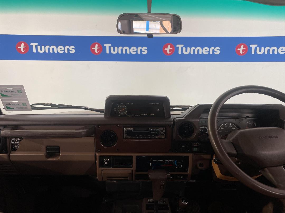 Photo '17' of Toyota Landcruiser Prado